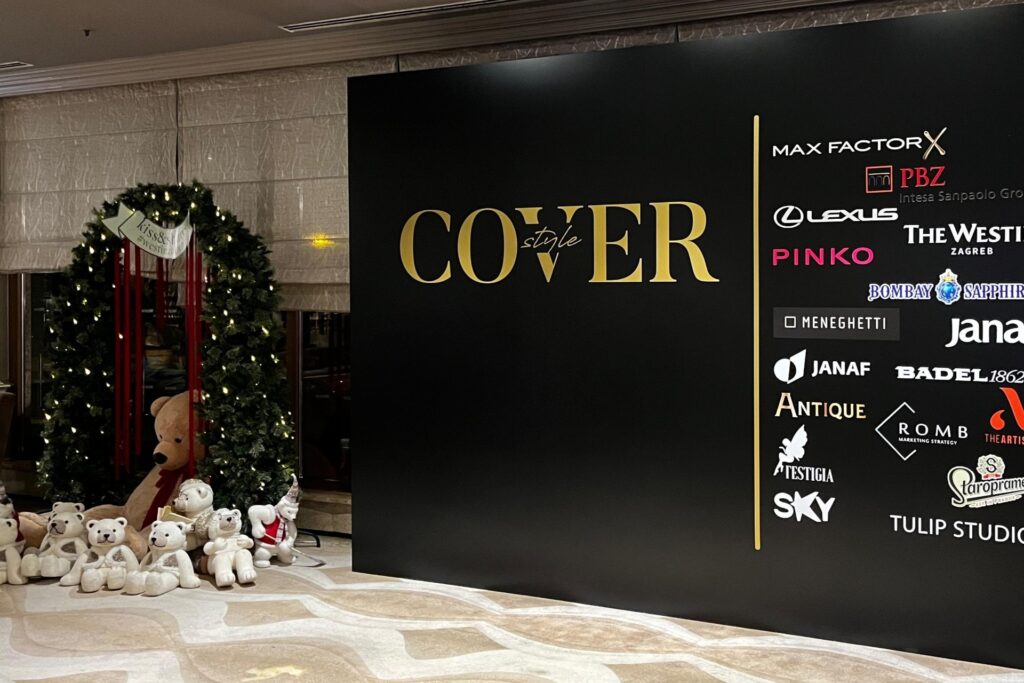 izložbeni prostor na blagdanskom događanju