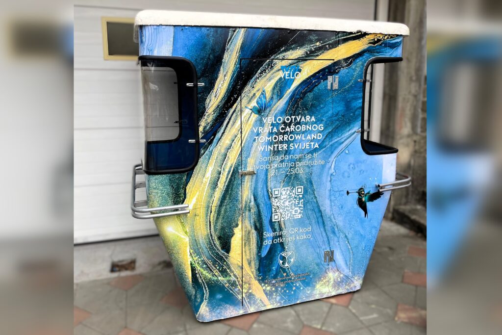 gondola presvučena reklamnom folijom