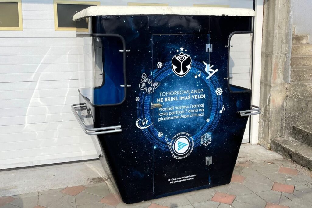 gondola presvučena reklamnom folijom