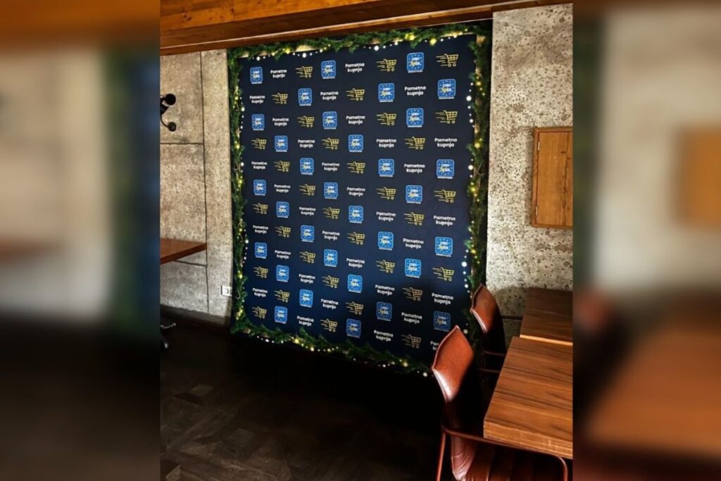 reklamna zidna tapeta