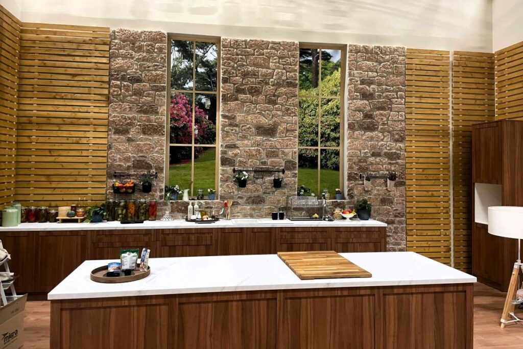 fototapeta na prozorima studia - prizor pogleda na vrt